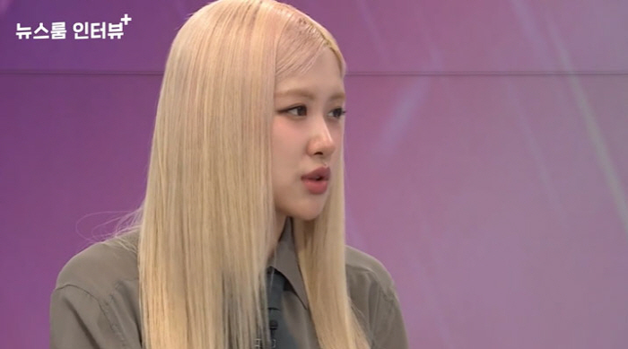 로제 "브루노 마스와 '뽀뽀' 처음엔 항의...'내가 왜 해야 해' 불평…