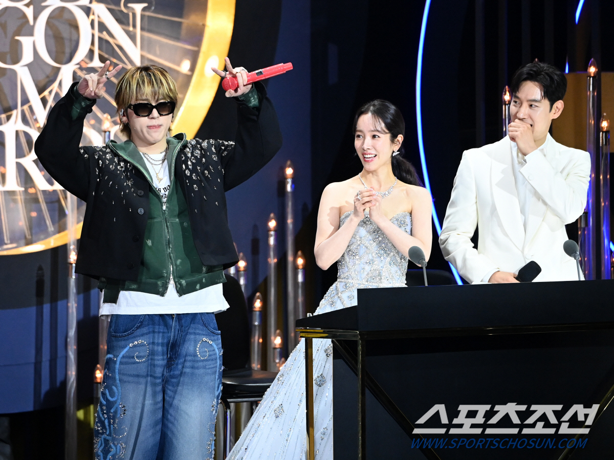 [청룡영화상] '관짝 엔딩' 이찬혁→'청룡 경력직' 지코, 축하무대로 분…