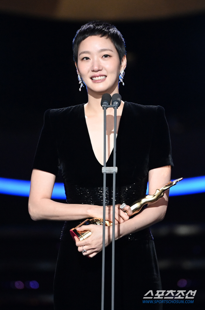[청룡영화상] 작품상 '서울의 봄' 4관왕..김성수 감독 29년만 첫 청…