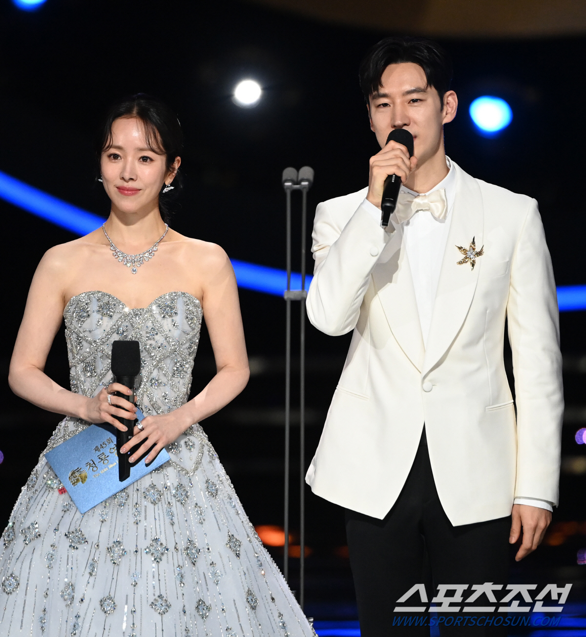 [청룡영화상] "앞으로가 더 기대"..한지민·이제훈, '청룡' 병아리 핫…