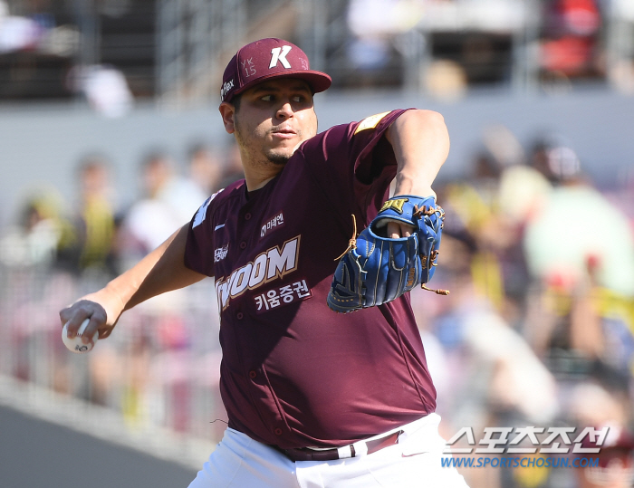 '최소 7억이 날아간다' 후라도의 100만달러 딜레마, KBO 잔류를 선…
