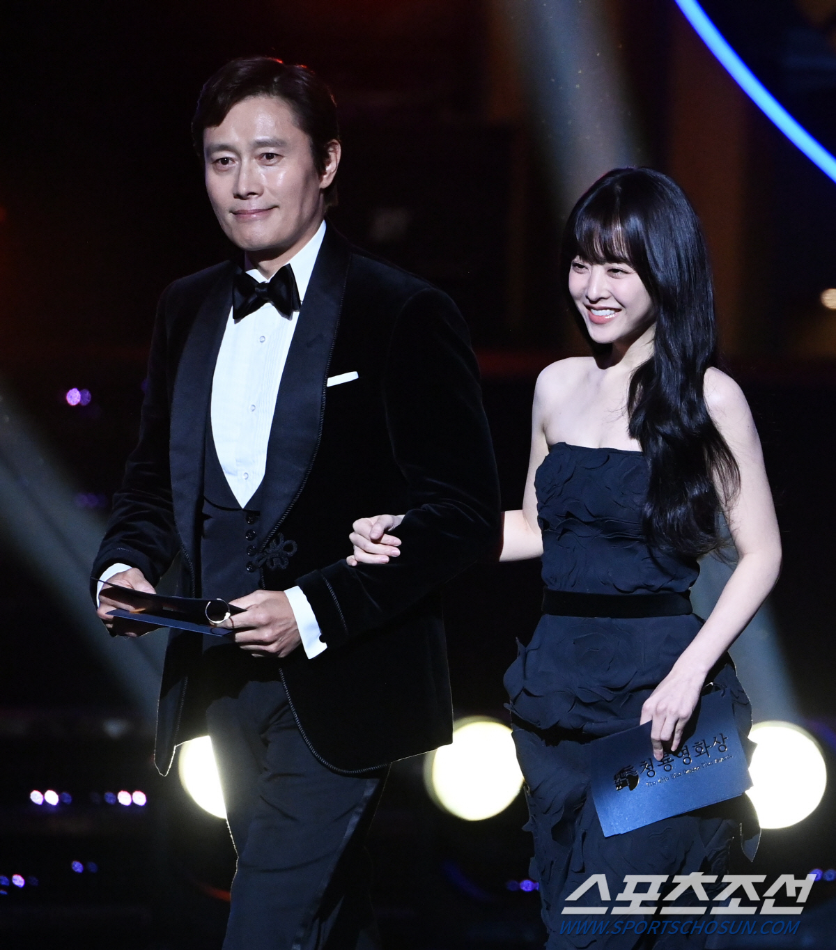 '병아리 MC' 한지민의 용기 있는 첫 발걸음, 만약 선후배들의 따뜻한 …