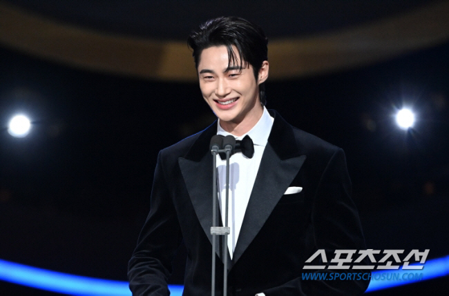 진짜 '대세'네..'브랜드 평판 1위' 변우석, 임영웅도 블랙핑크도 넘었…