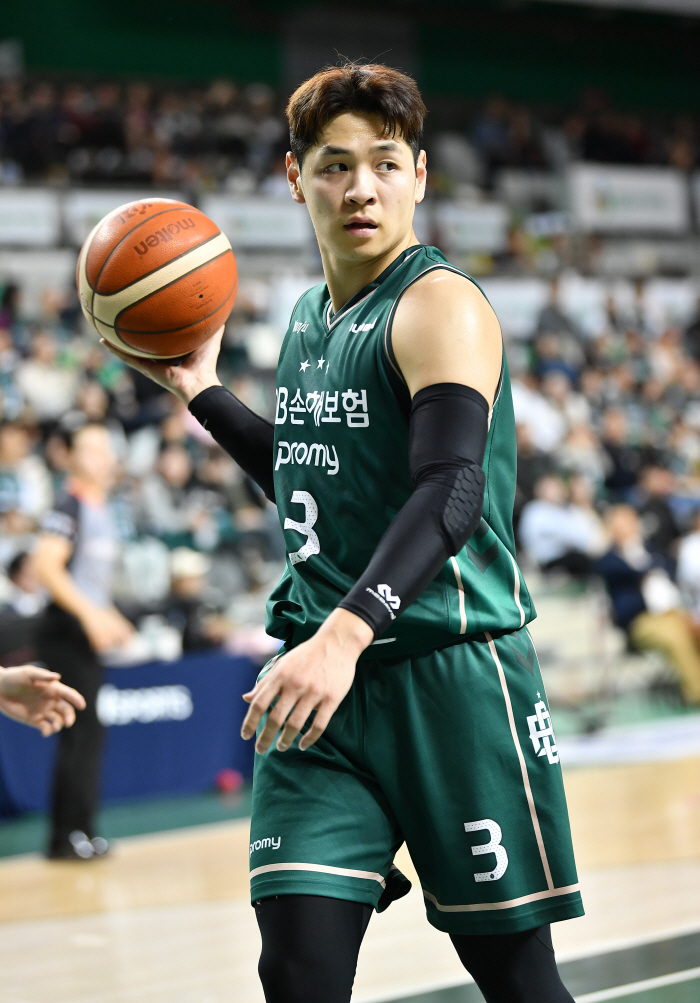 돌발은퇴 유현준. DB 김주성 감독도 입을 다물었다. "이미 은퇴한 선수, 구체적 이유 언급 적절치 않아"
