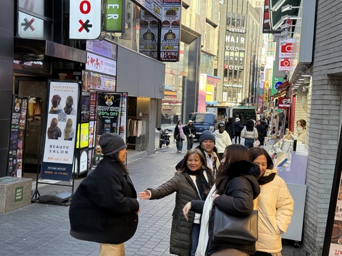 외국 관광객 등 여행 취소도…불황 속 연말특수 위축 전전긍긍(종합)