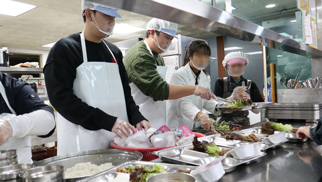 '3년간 2325만원 기부' SSG-도드람, 아동복지시설에 '사랑의 반찬…