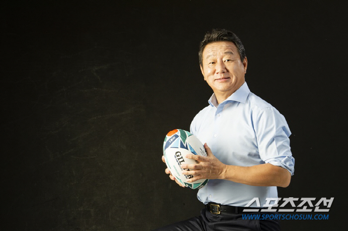 '럭비에 진심'최윤 회장"인지종목 도약한 럭비,저변확대X개혁작업 마무리 …