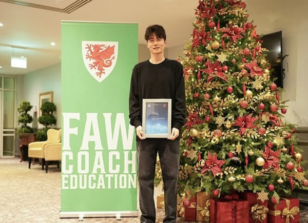 '유럽팀 감독 기성용' 이게 현실이 된다…UEFA A 라이센스 수료 "축…