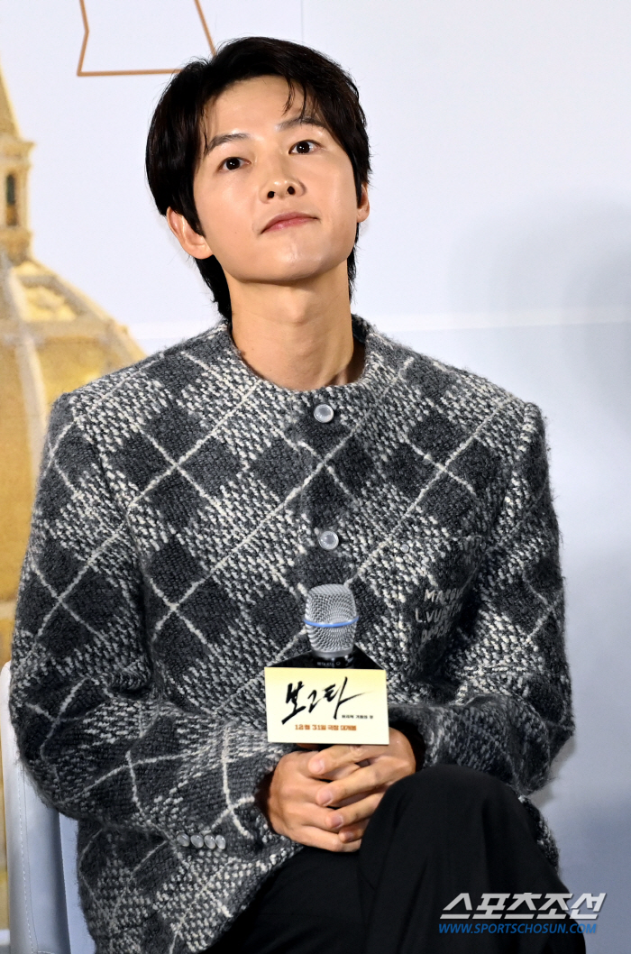 [SC현장] "욕망 드글드글"…'두 아이 父' 송중기→이희준 '보고타',…