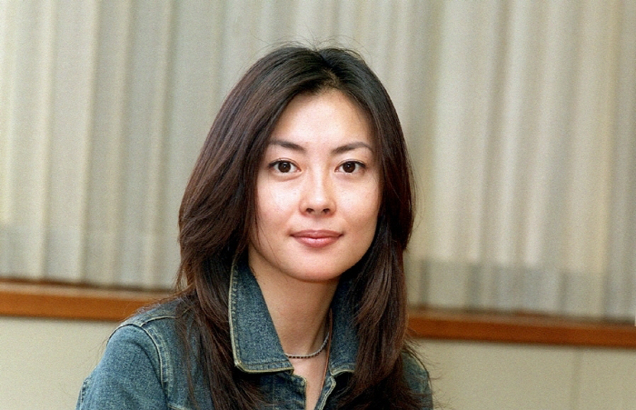 '러브레터' 나카야마 미호, 자택서 사망…갑작스러운 비보에 충격