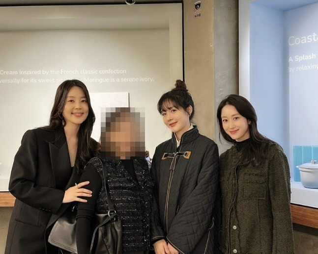 '남편 징역 구형' 성유리, 근황 알려지자 사진 삭제됐다..밝은 미소 눈…
