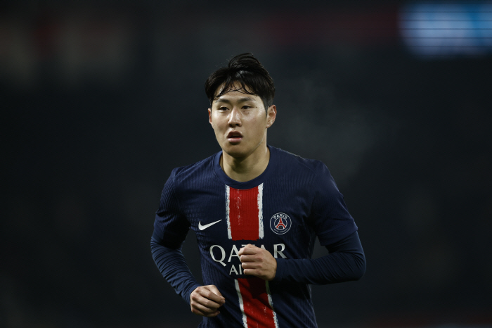 "이강인 향한 감독 질책" 맹활약인데 납득불가 혹평...'불화설' PSG…