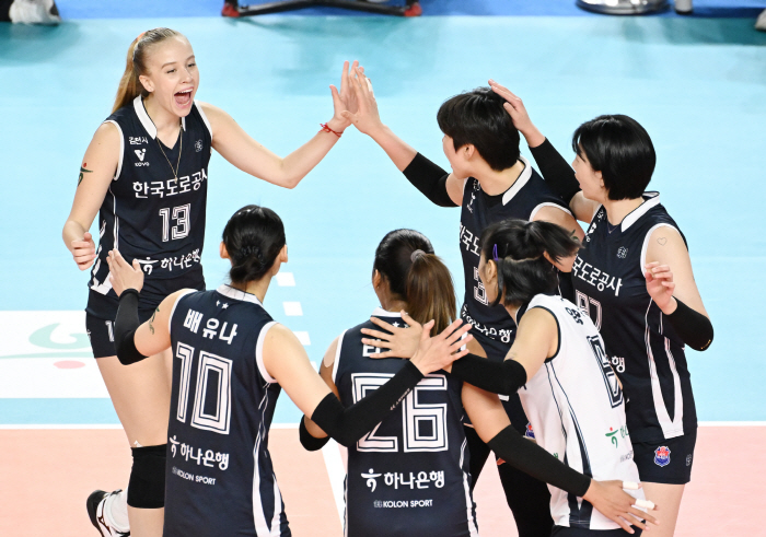'타나차 변수를 지웠다' 부키리치 35점 대폭발...정관장, 도로공사 꺾…