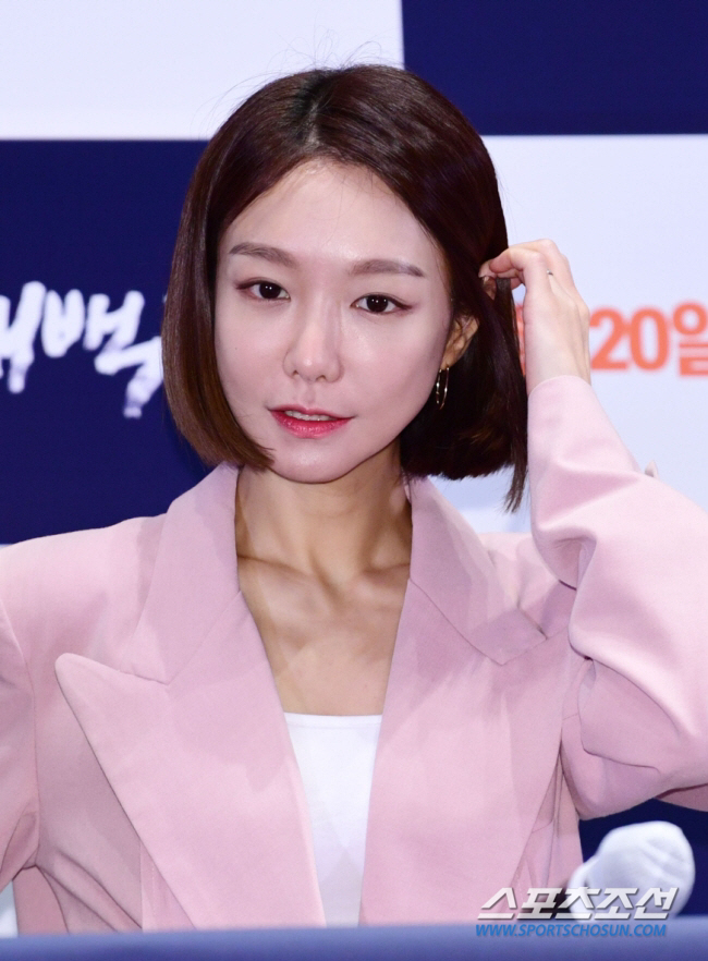 신소율, 尹대통령 탄핵안 투표 독려 "어떻게 이래요"