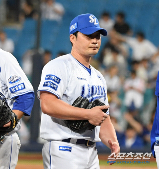 韓·日 뒤집어졌던 선택, 한 번 더 나오나…영구결번급 스타와 이별? '결…