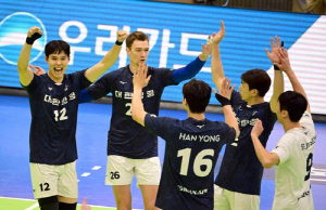 남자배구 2위 대한항공·여자 2위 현대건설, 선두 맹추격(종합)