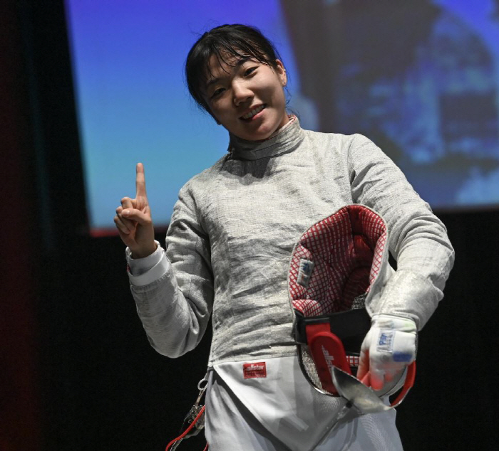 "여자 오상욱 맞네!" 전하영,오를레앙그랑프리 2연속金...세계3위 껑충