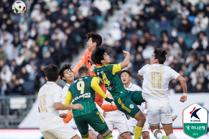 "휴~ 살았다" '티아고-문선민 연속골' 전북, 이랜드에 2-1 역전승 …