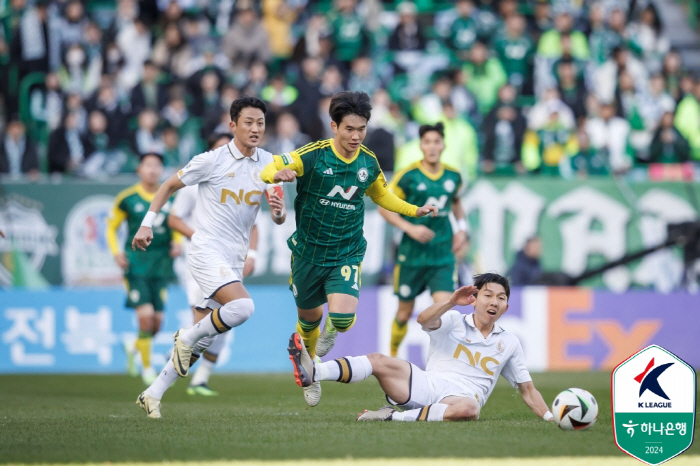 "휴~ 살았다" '티아고-문선민 연속골' 전북, 이랜드에 2-1 역전승 …