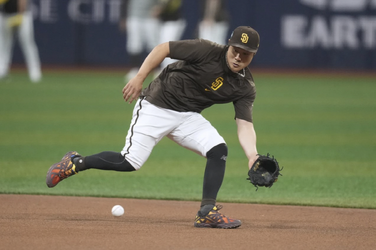 '위기의 김하성, 갈 곳이 없다?' MLB닷컴 윈터미팅 앞둔 각 구단별 …