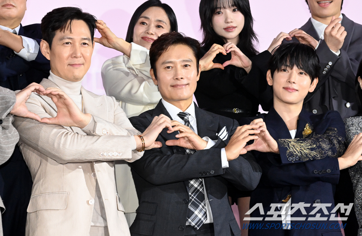 [포토] 이정재 이병헌 임시완, 오징어게임 시즌2도 사랑해주세요