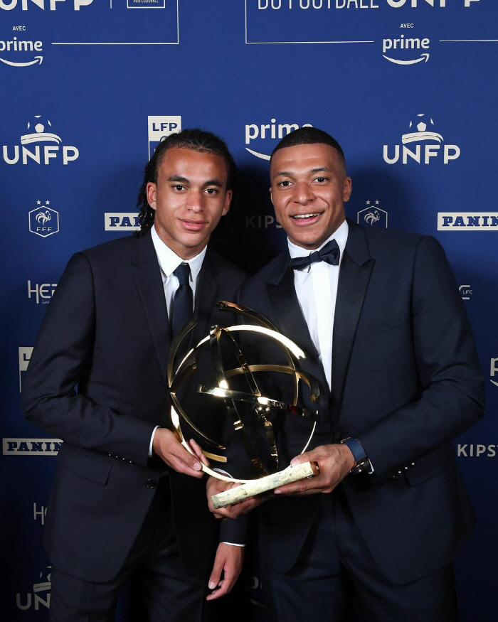 음바페 충격 고백 "레알 이적 안할 수도 있었다"..."형, PSG 정상…