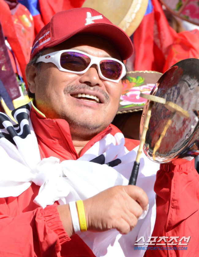 "무지-경솔 vs 표현 자유"..임영웅·김흥국·차강석, 대중 분노 터트린…