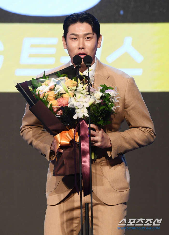 "타격폼 바꿔봤는데 안좋아서..." 출루왕도 S존 의식했었다. 189cm…