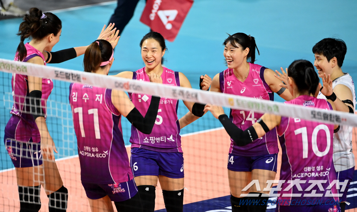 김연경 2R MVP 받은 날..."내 개인적 생각은, 나 아닌 이고은이 …