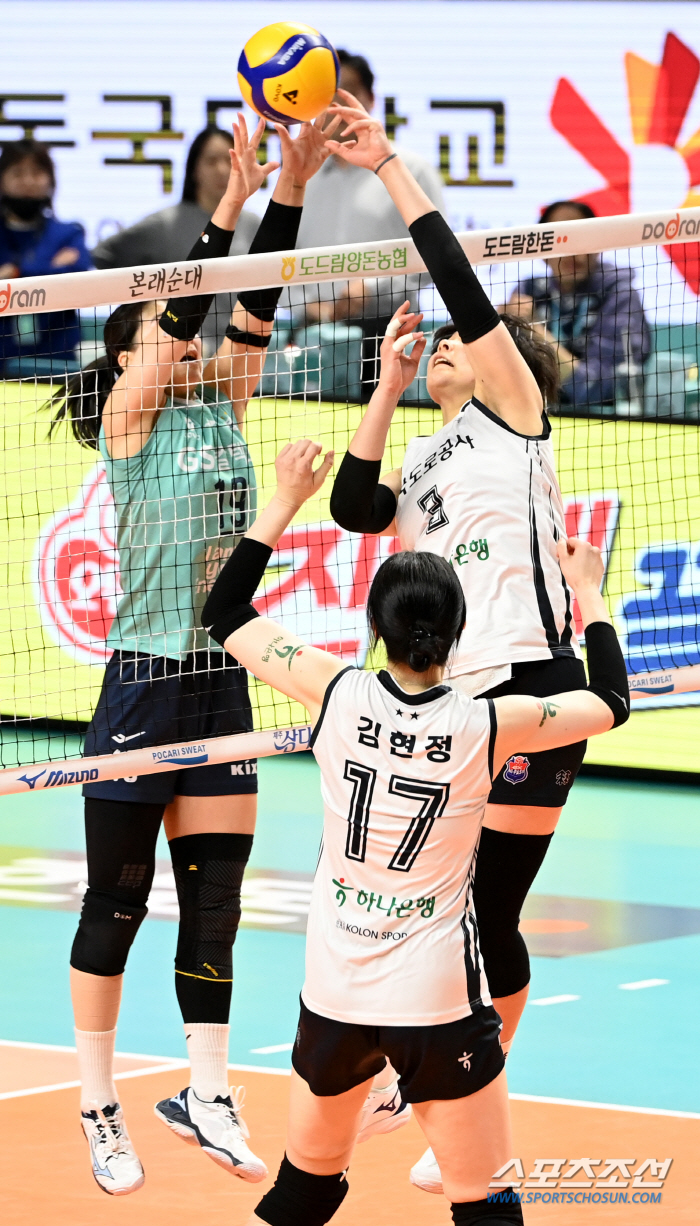 5세트 듀스에서 고교 세터가 이런 대담함을…이겼지만 사령탑의 '경계' 왜…