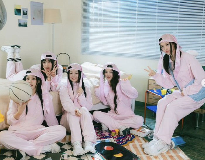 [SCin스타] 뉴진스, "이간질 해도 우리는 하나"라더니…'뉴진스 네버…