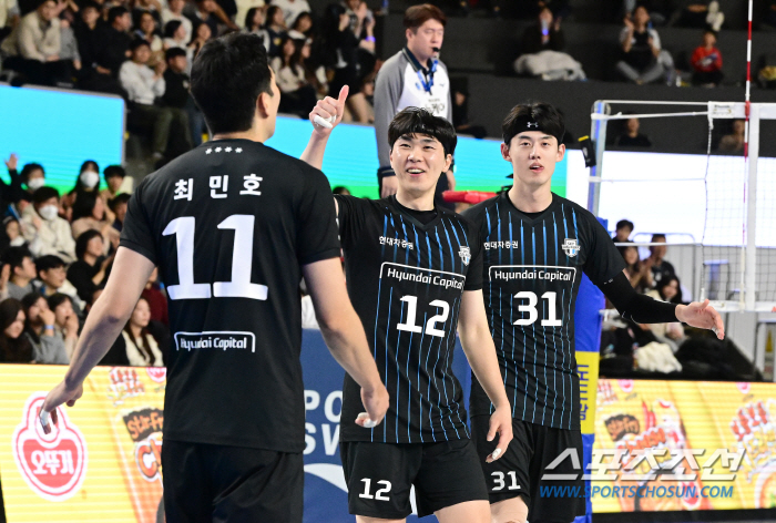 "내가 안나가야 좋은거다. 그런데 선수라 뛰고 싶고..." 웜업존으로 밀…