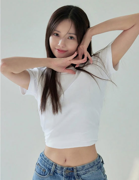 하연수, 은퇴설 해명 후 '프로필 복구' 완료…3년 만에 국내활동 시작 …