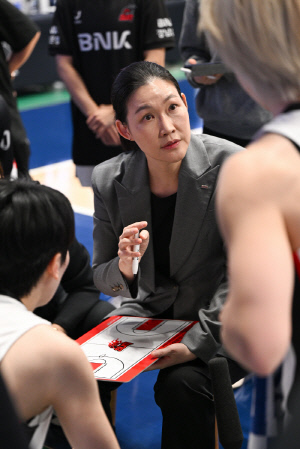 [현장인터뷰] BNK 박정은 감독 