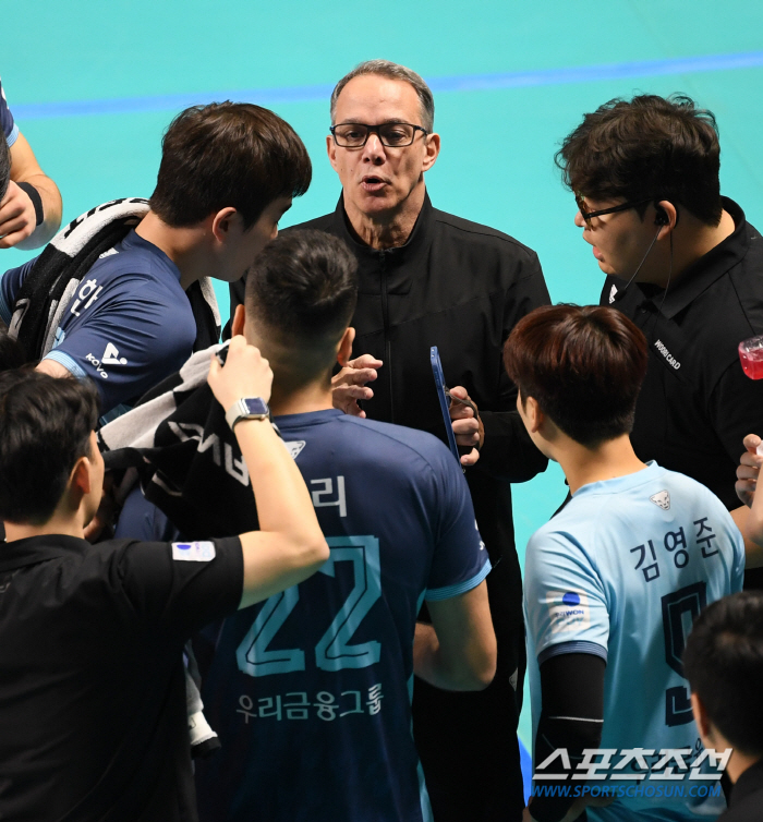 '이겼지만 힘겨웠다' 마우리시오 감독 "대한항공만 만나면 이러네요"[승장…
