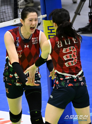 2위는 우리야! 김연견 빠진 현대건설, '모마 이다현 36득점' 앞세워 도로공사에 3대1 완승 [수원리뷰]
