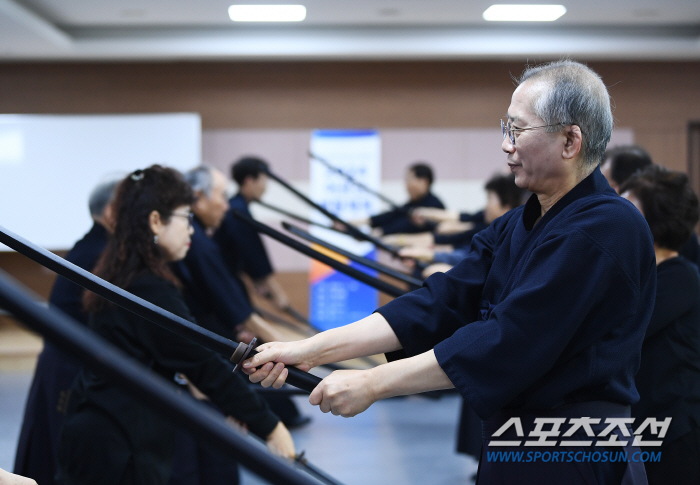 "검도에 나이는 없다" 치매예방X심신수련,검도에 진심인 '부천 액티브 시…