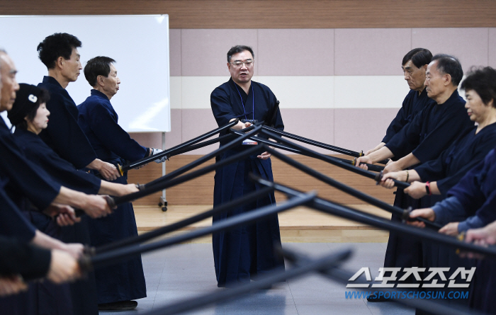 "검도에 나이는 없다" 치매예방X심신수련,검도에 진심인 '부천 액티브 시…