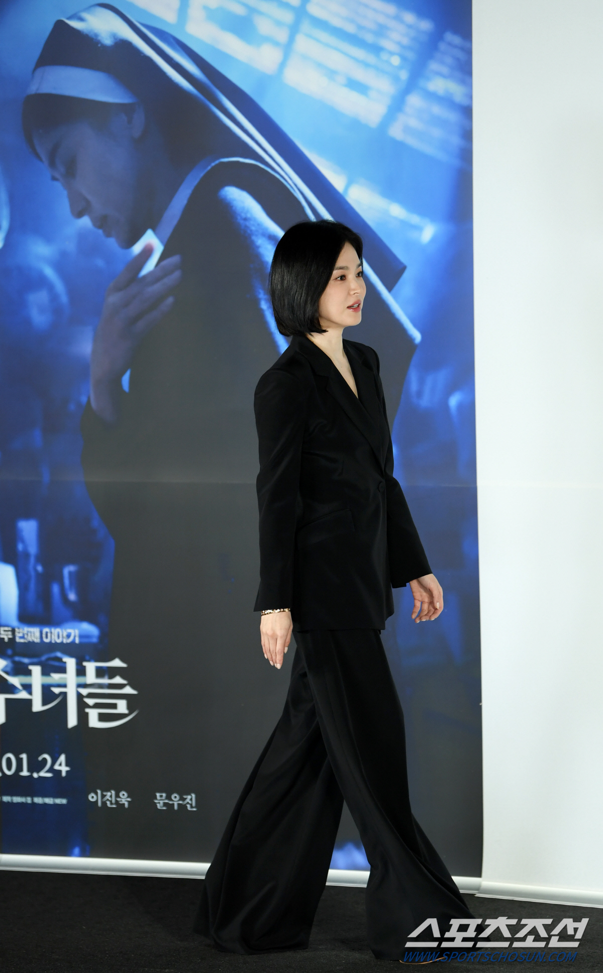 [포토] 송혜교 '검은 수녀들'