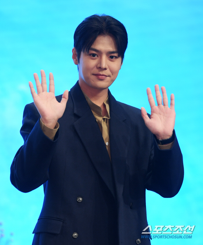 [포토] 려운 '훈훈한 비주얼'