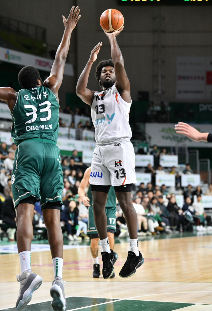 '알바노가 또 해결했네' DB, 접전 KT에 72-66 재역전승