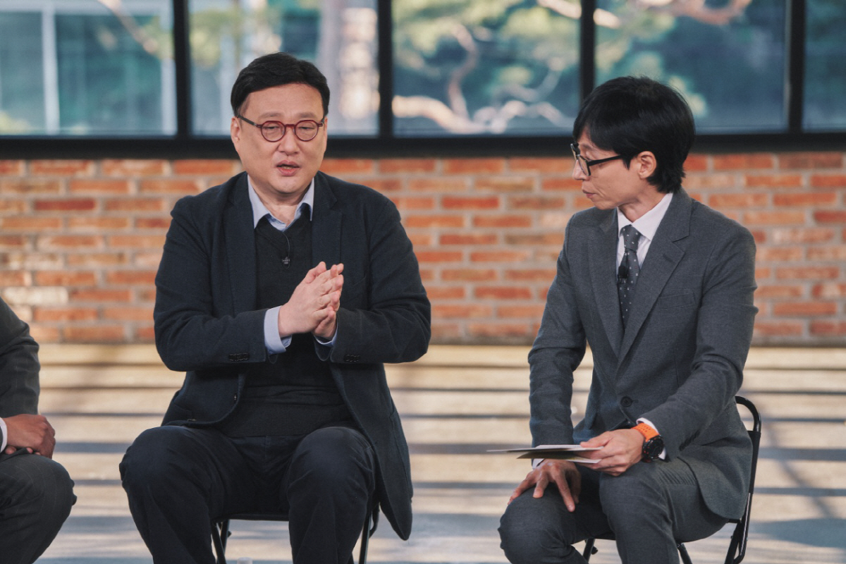 '손예진♥ 현빈, 초보아빠 모먼트 "모든건 2살子 스케줄에 맞춰"  ('…