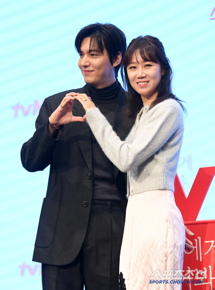 [포토] 이민호-공효진 '하트'