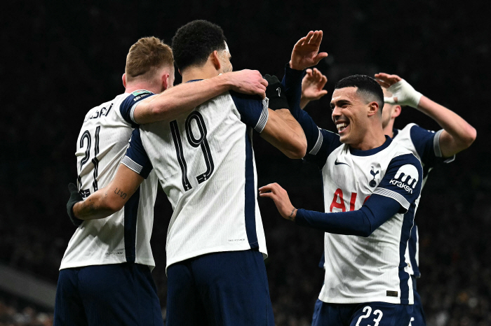 SON 기점→클루셉스키 쐐기골+솔란케 멀티골,토트넘 3-0리드[카라바오컵…
