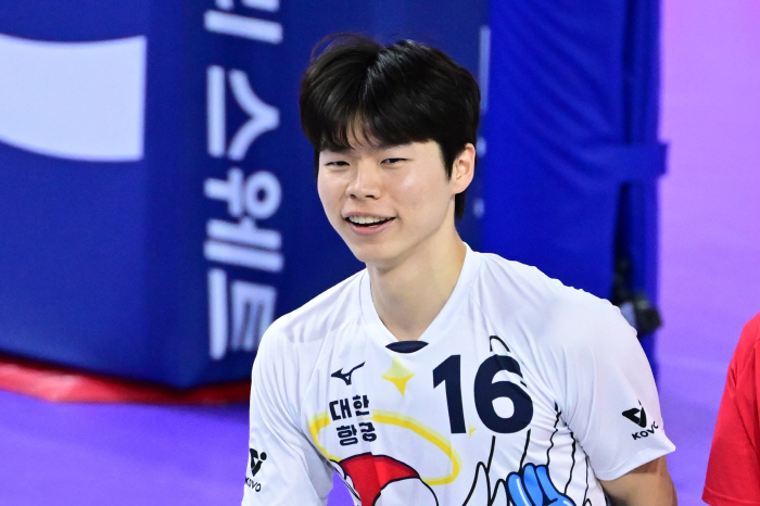 현대 기다려라! '승부 가른 듀스 혈투' 대한항공, 꼴찌 OK 잡고 1위…