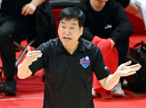 '23-13→24-23' 페퍼 뒷심에 철렁…