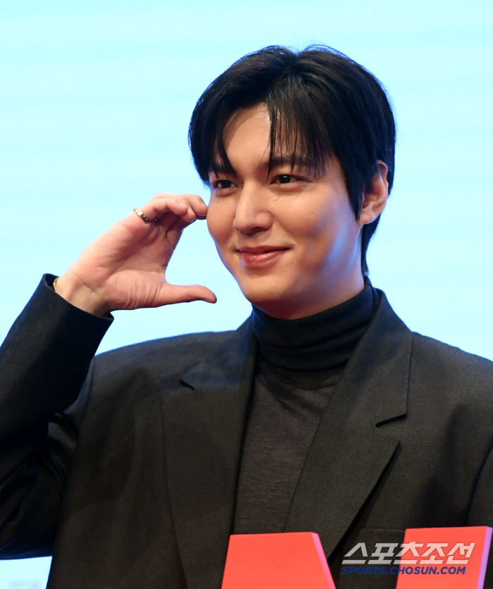 [SC리뷰] 이민호, 1월 1일 열애설 터지나…"지금 연애중" 질문에 녹…