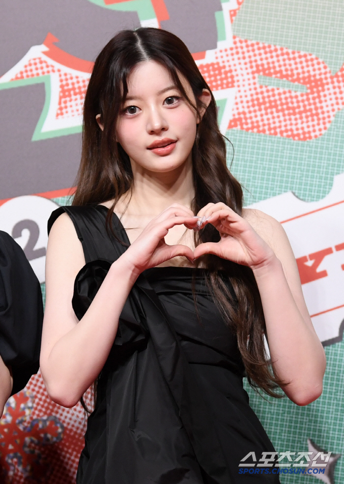 [포토] 아일릿 민주 '상큼 하트'