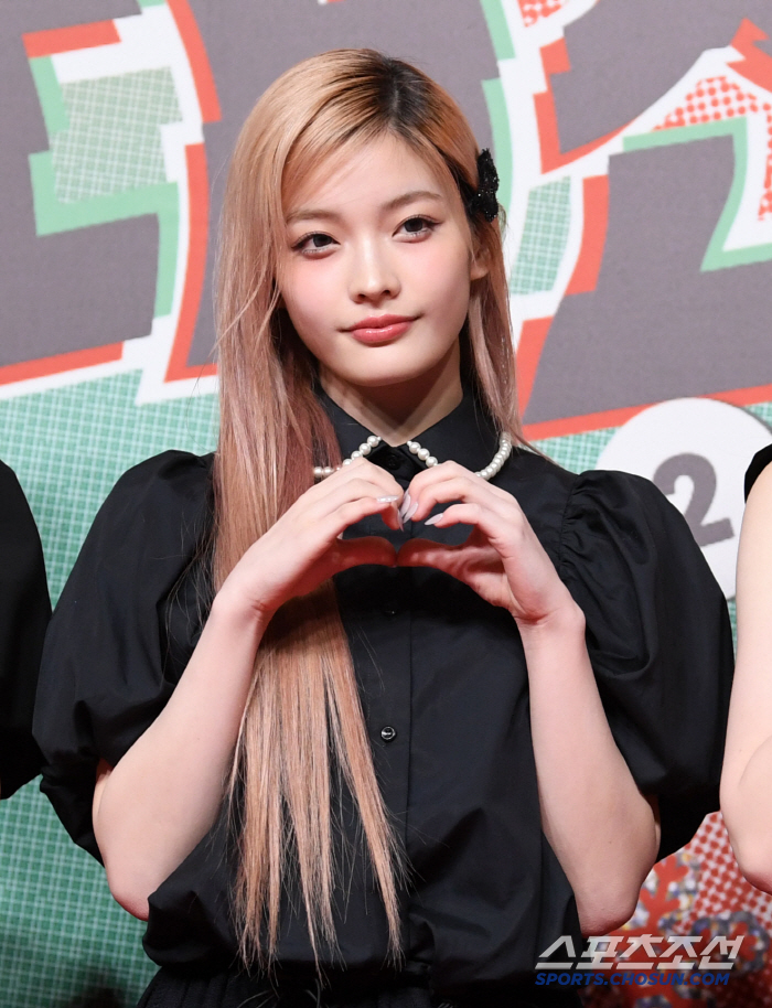 [포토] 아일릿 이로하 '사랑해'