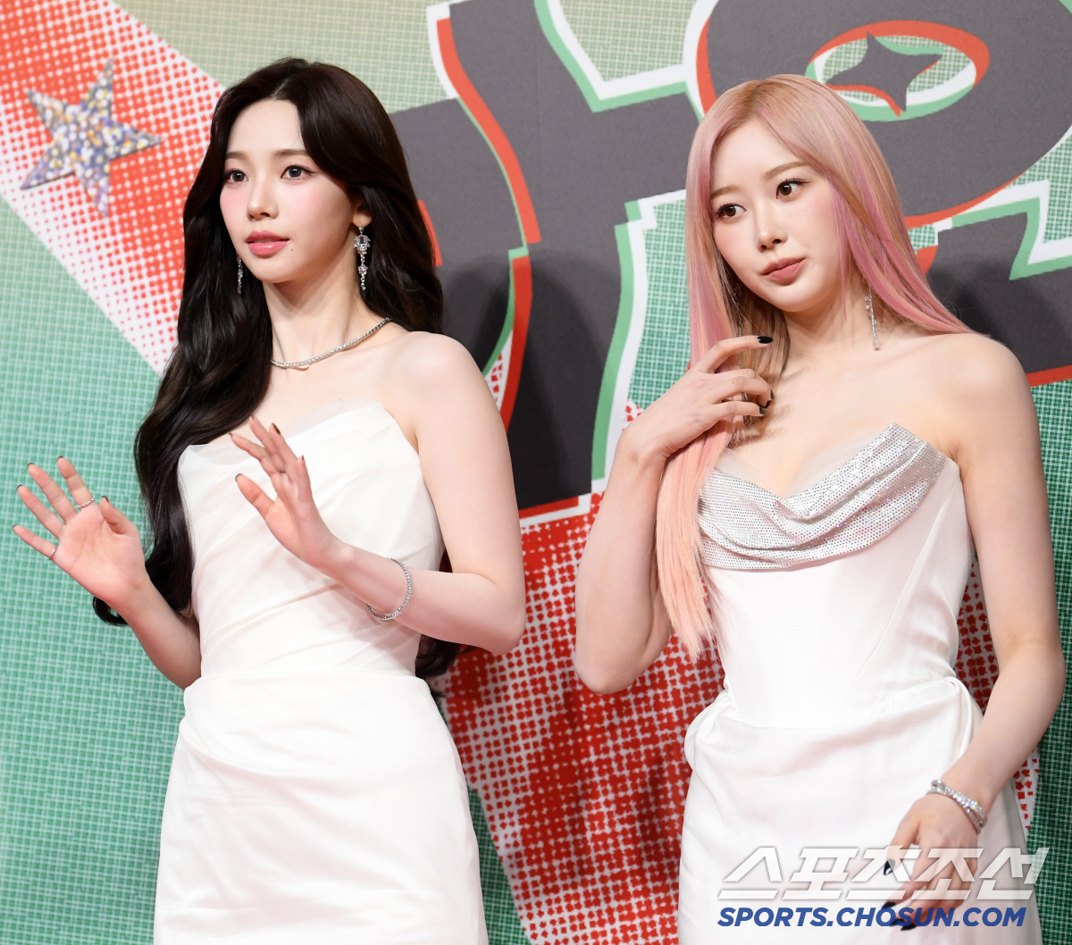 [포토] 에스파 카리나-지젤 '여신 등장'